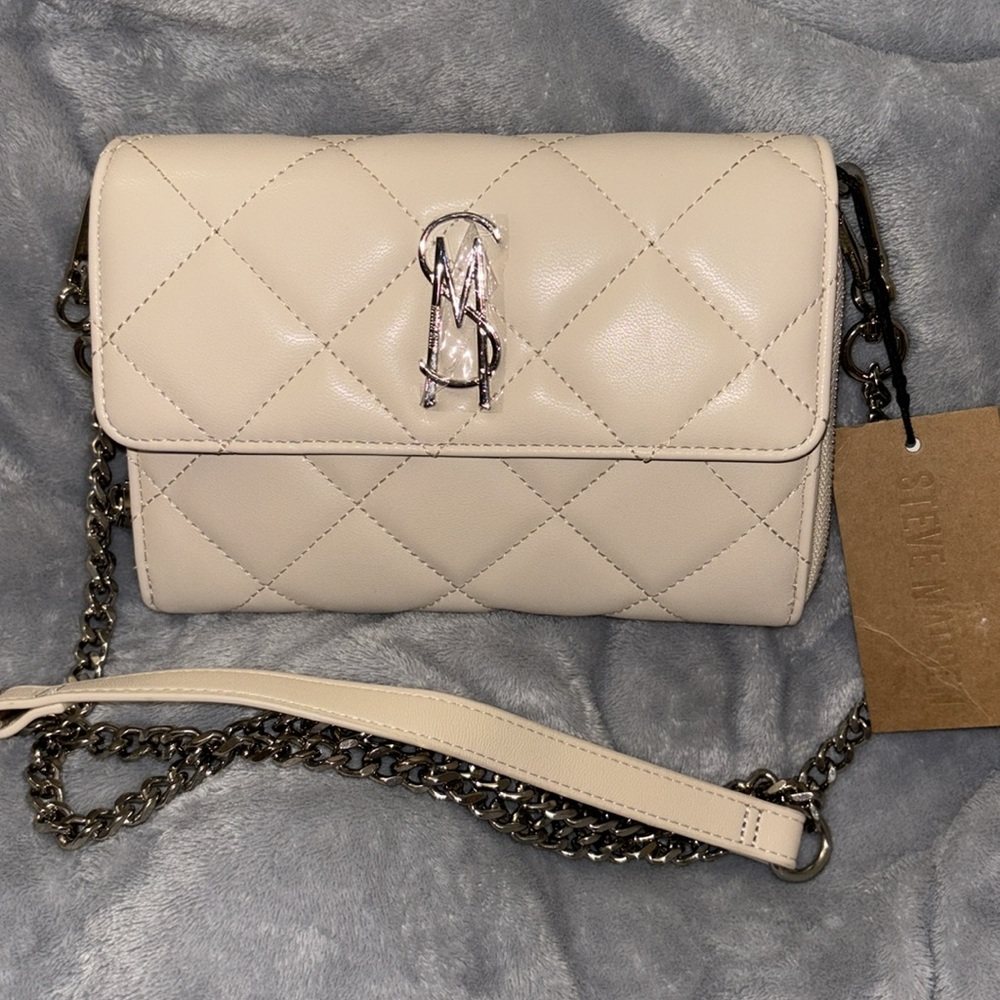 Steve Madden “Carina” Quilted Crossbody Wallet